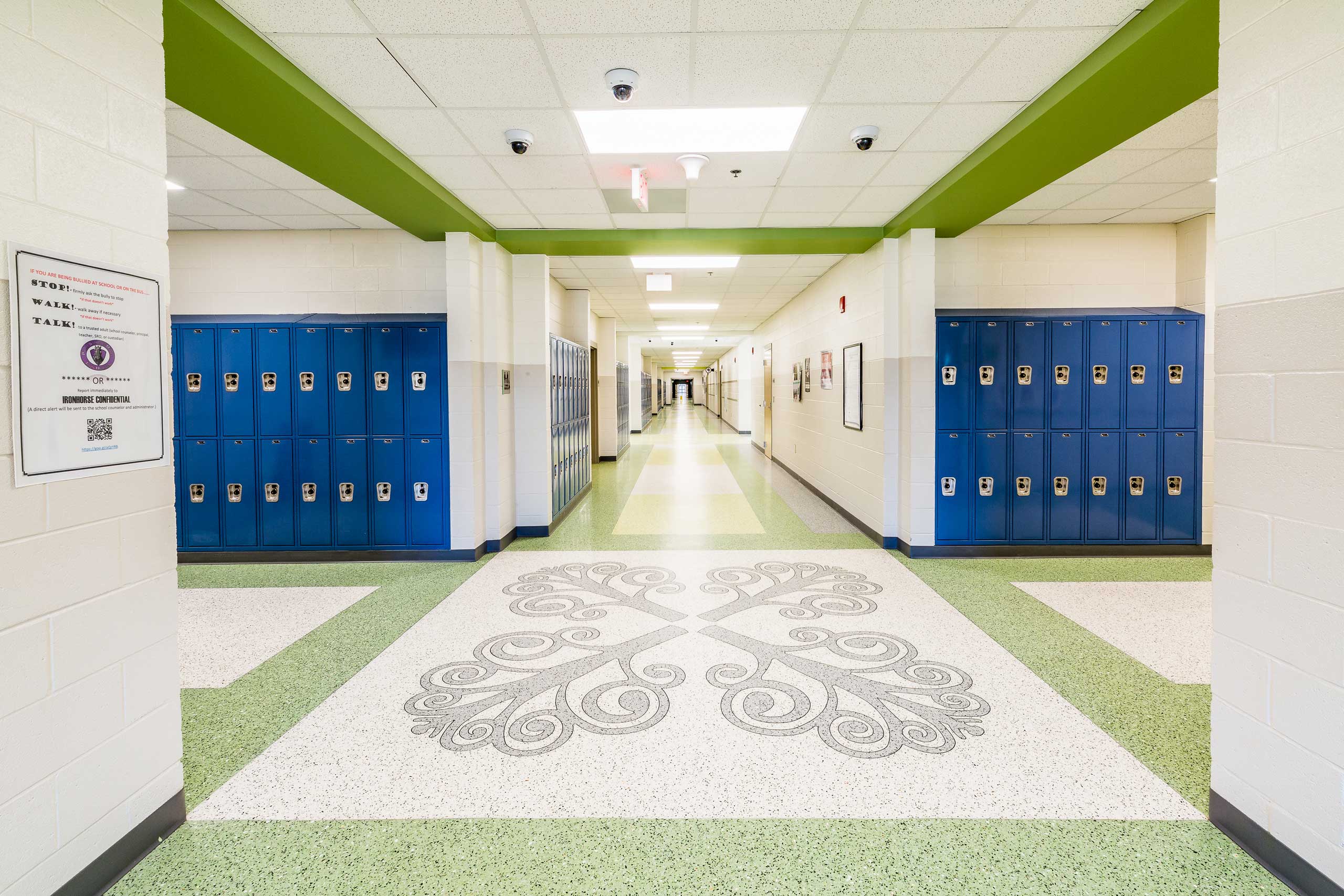 ia_phillip-simmons-high-school-hallway-design